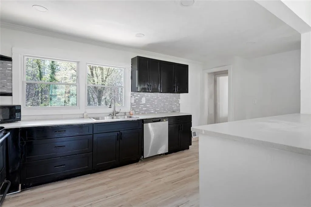 3042 Peek Road Nw, Atlanta, Georgia 30318, 5 Bedrooms Bedrooms, ,3 BathroomsBathrooms,Residential,For Sale,3042 Peek Road Nw,7549333