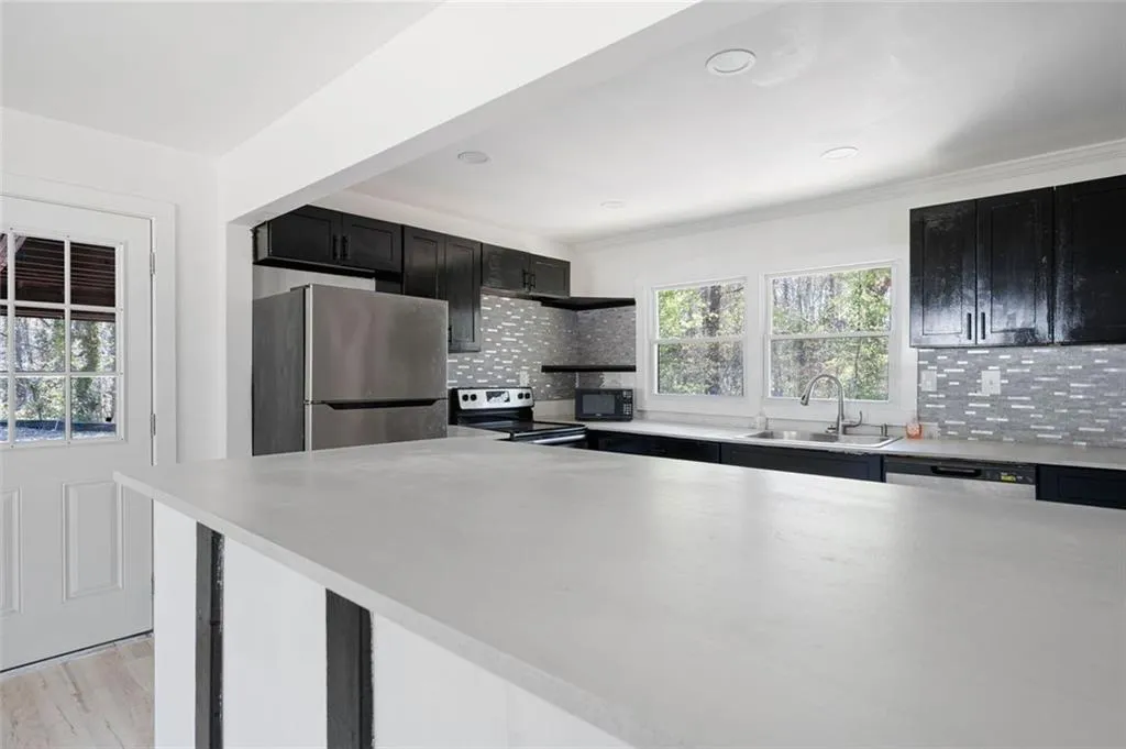 3042 Peek Road Nw, Atlanta, Georgia 30318, 5 Bedrooms Bedrooms, ,3 BathroomsBathrooms,Residential,For Sale,3042 Peek Road Nw,7549333