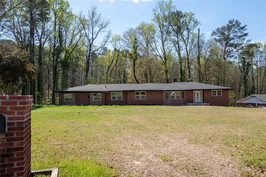 3042 Peek Road Nw, Atlanta, Georgia 30318, 5 Bedrooms Bedrooms, ,3 BathroomsBathrooms,Residential,For Sale,3042 Peek Road Nw,7549333