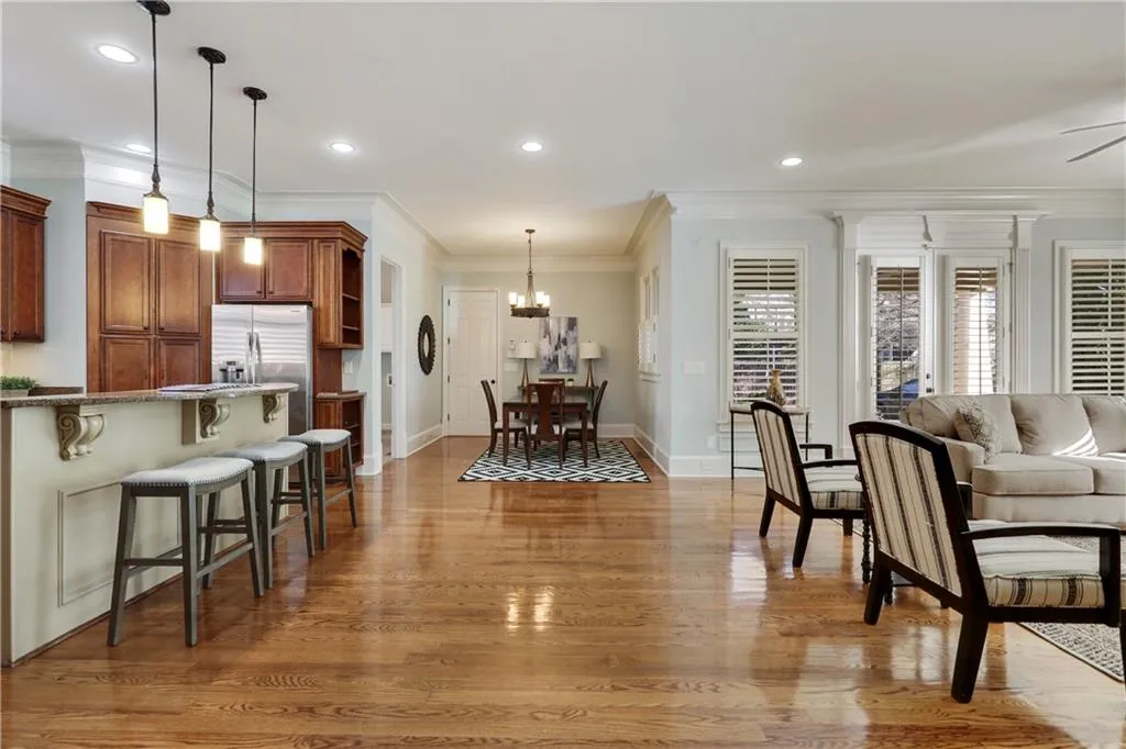 126 W Belle Isle Ne, Sandy Springs, Georgia 30342, 6 Bedrooms Bedrooms, ,5 BathroomsBathrooms,Residential,Sold,126 W Belle Isle Ne,6511150