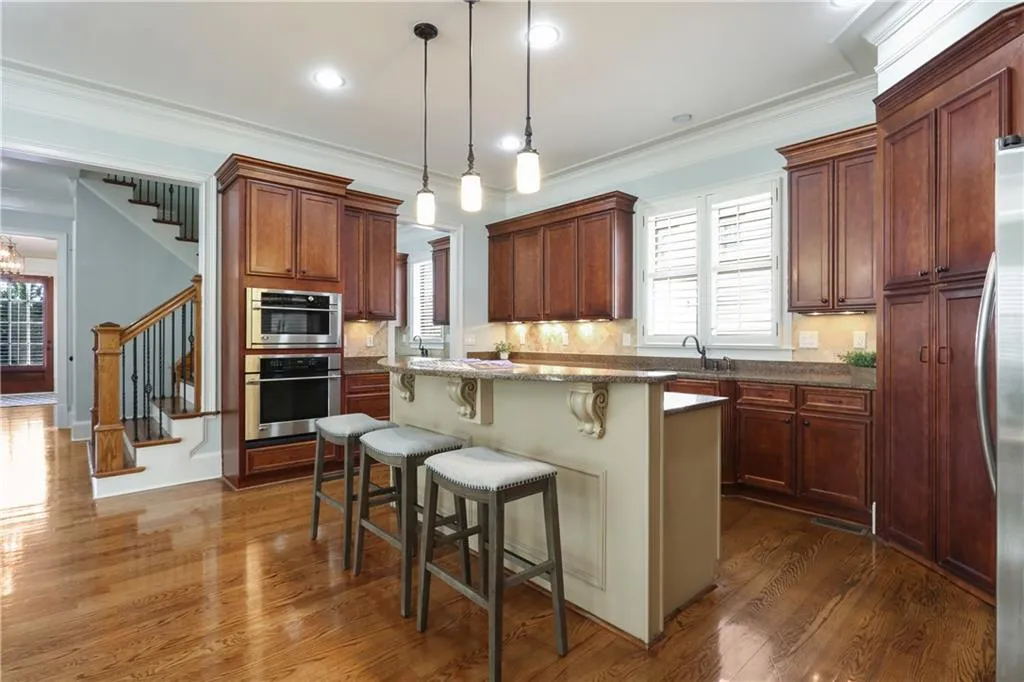126 W Belle Isle Ne, Sandy Springs, Georgia 30342, 6 Bedrooms Bedrooms, ,5 BathroomsBathrooms,Residential,Sold,126 W Belle Isle Ne,6511150