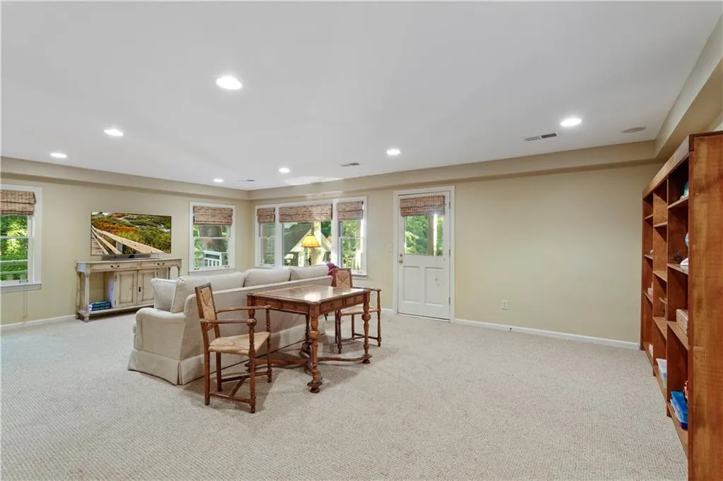 130 Bayvale Court, Sandy Springs, Georgia 30328, 5 Bedrooms Bedrooms, ,4 BathroomsBathrooms,Residential,Sold,130 Bayvale Court,6881990