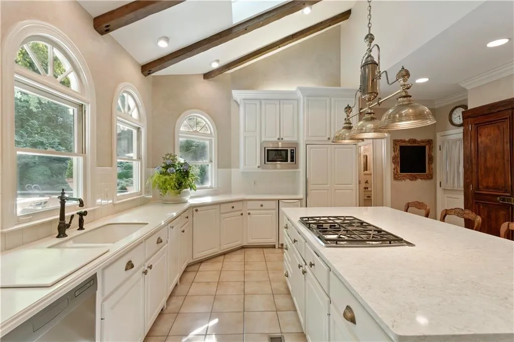 130 Bayvale Court, Sandy Springs, Georgia 30328, 5 Bedrooms Bedrooms, ,4 BathroomsBathrooms,Residential,Sold,130 Bayvale Court,6881990