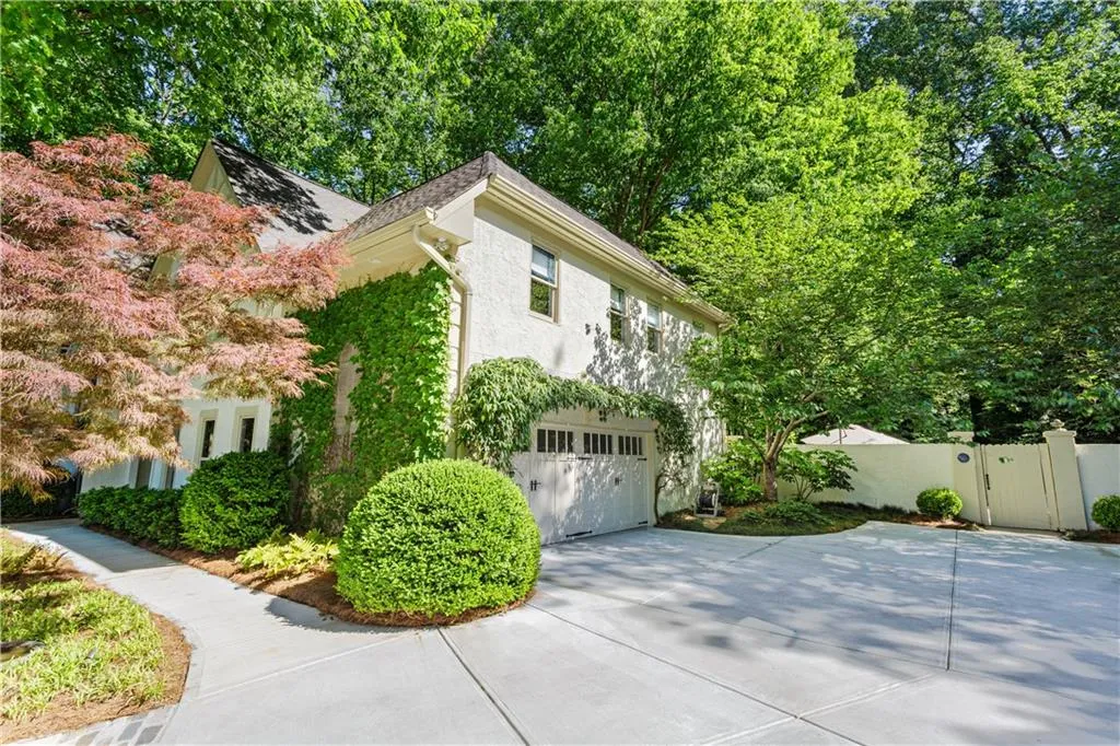 130 Bayvale Court, Sandy Springs, Georgia 30328, 5 Bedrooms Bedrooms, ,4 BathroomsBathrooms,Residential,Sold,130 Bayvale Court,6881990