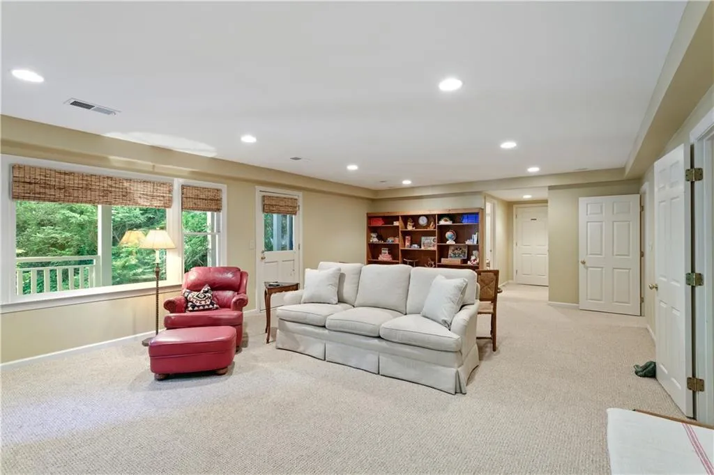130 Bayvale Court, Sandy Springs, Georgia 30328, 5 Bedrooms Bedrooms, ,4 BathroomsBathrooms,Residential,Sold,130 Bayvale Court,6881990