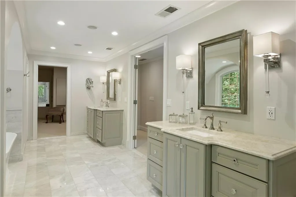 130 Bayvale Court, Sandy Springs, Georgia 30328, 5 Bedrooms Bedrooms, ,4 BathroomsBathrooms,Residential,Sold,130 Bayvale Court,6881990