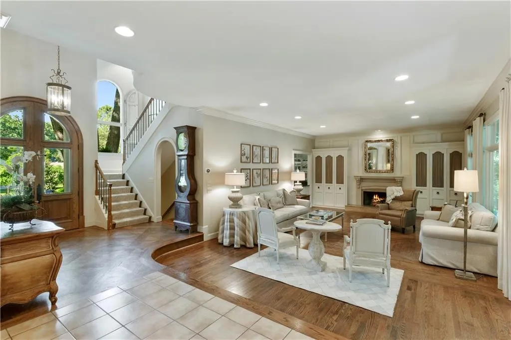 130 Bayvale Court, Sandy Springs, Georgia 30328, 5 Bedrooms Bedrooms, ,4 BathroomsBathrooms,Residential,Sold,130 Bayvale Court,6881990