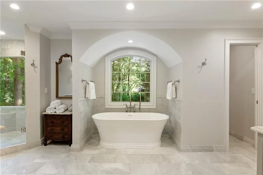 130 Bayvale Court, Sandy Springs, Georgia 30328, 5 Bedrooms Bedrooms, ,4 BathroomsBathrooms,Residential,Sold,130 Bayvale Court,6881990