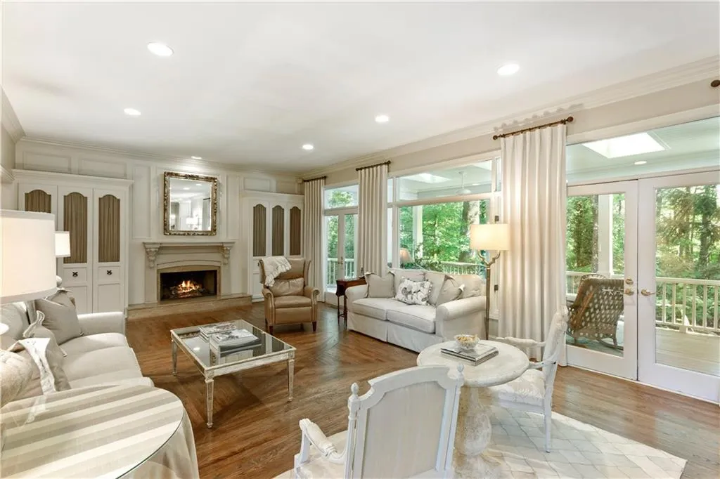 130 Bayvale Court, Sandy Springs, Georgia 30328, 5 Bedrooms Bedrooms, ,4 BathroomsBathrooms,Residential,Sold,130 Bayvale Court,6881990