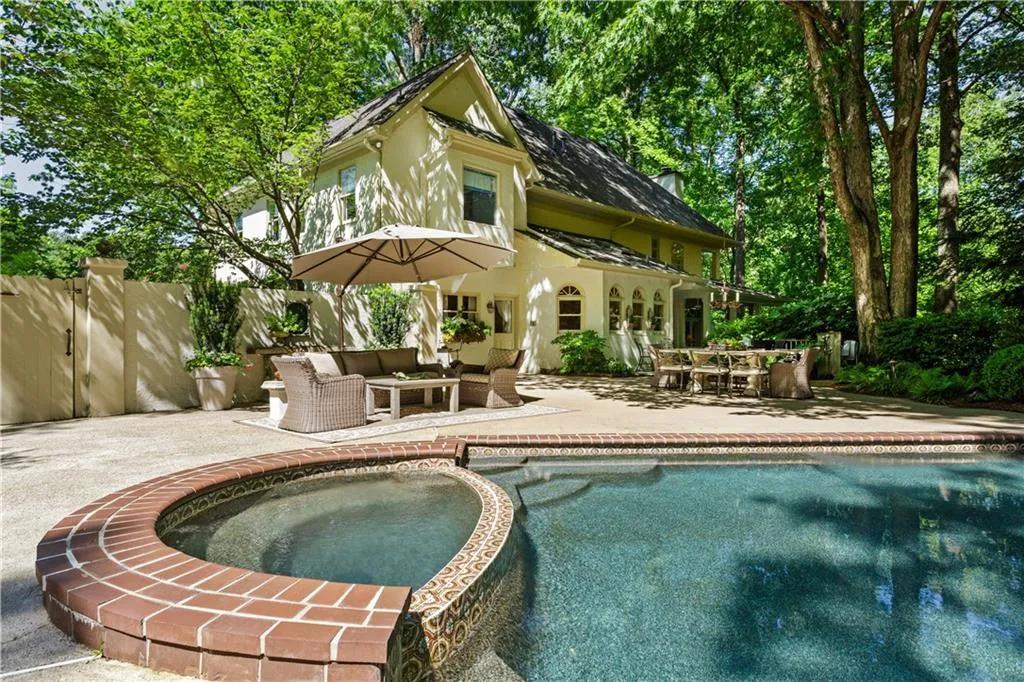 130 Bayvale Court, Sandy Springs, Georgia 30328, 5 Bedrooms Bedrooms, ,4 BathroomsBathrooms,Residential,Sold,130 Bayvale Court,6881990