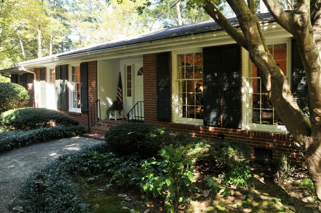 1315 Battleview Drive, Atlanta, Georgia 30327, 3 Bedrooms Bedrooms, ,2 BathroomsBathrooms,Residential,Sold,1315 Battleview Drive,5608989