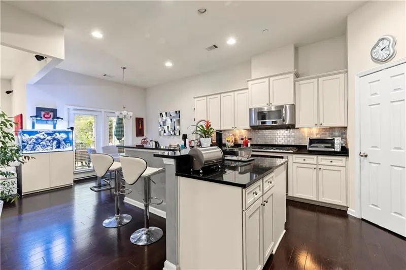 5532 Parkerton Lane, Atlanta, Georgia 30342, 3 Bedrooms Bedrooms, ,3 BathroomsBathrooms,Residential,Sold,5532 Parkerton Lane,6859998