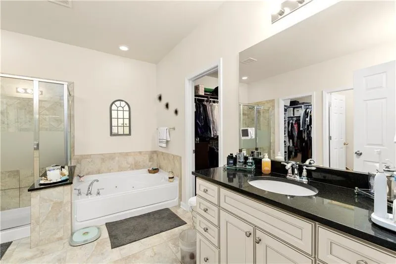 5532 Parkerton Lane, Atlanta, Georgia 30342, 3 Bedrooms Bedrooms, ,3 BathroomsBathrooms,Residential,Sold,5532 Parkerton Lane,6859998