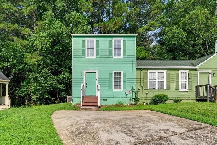 2041 Charter Manor, Lithonia, Georgia 30058