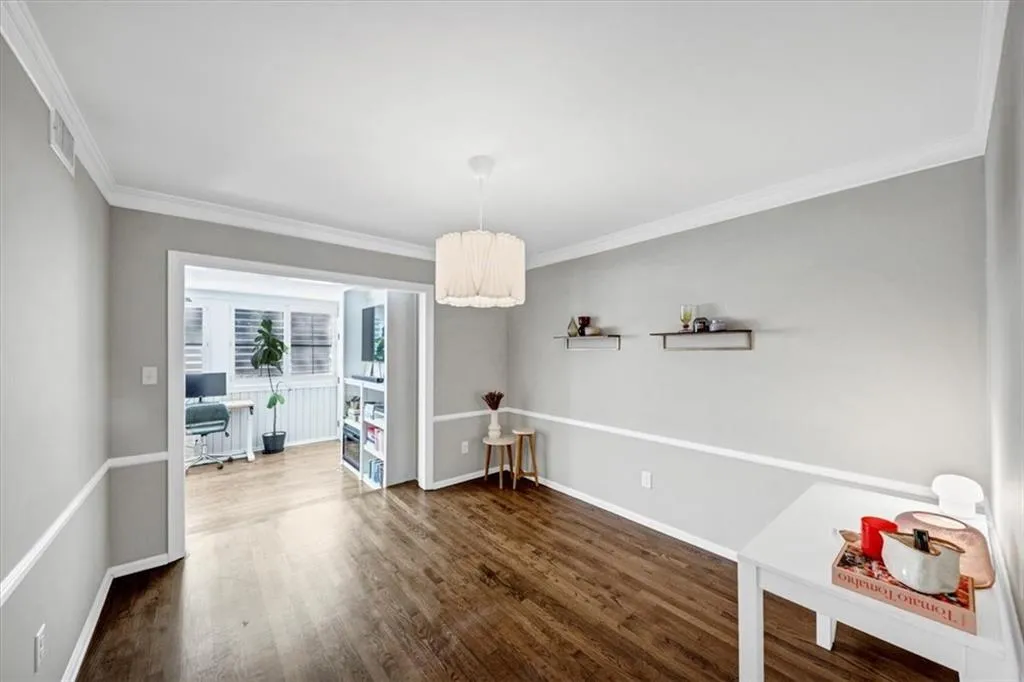 37 La Rue Place Nw, Atlanta, Georgia 30327, 2 Bedrooms Bedrooms, ,2 BathroomsBathrooms,Residential,For Sale,37 La Rue Place Nw,7644279 37 La Rue Place Nw, Atlanta, Georgia 30327, 2 Bedrooms Bedrooms, ,2 BathroomsBathrooms,Residential,For Sale,37 La Rue Place Nw,7644279