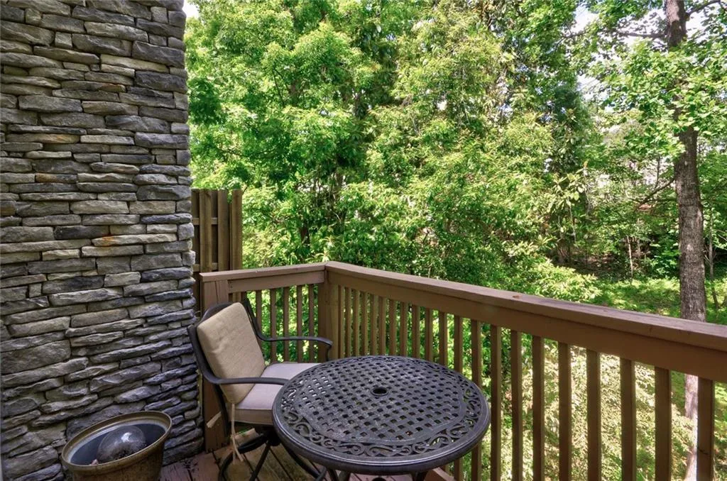 5500 Glenridge Park, Sandy Springs, Georgia 30342, 2 Bedrooms Bedrooms, ,2 BathroomsBathrooms,Residential,Sold,5500 Glenridge Park,6718915