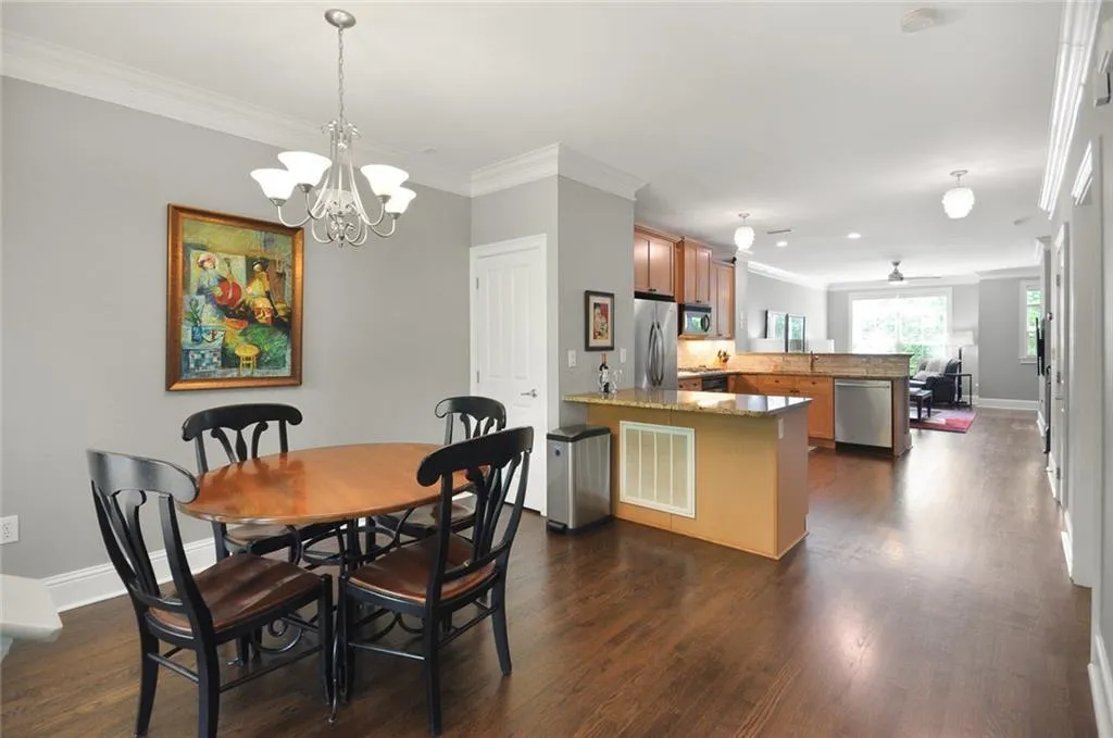 5500 Glenridge Park, Sandy Springs, Georgia 30342, 2 Bedrooms Bedrooms, ,2 BathroomsBathrooms,Residential,Sold,5500 Glenridge Park,6718915