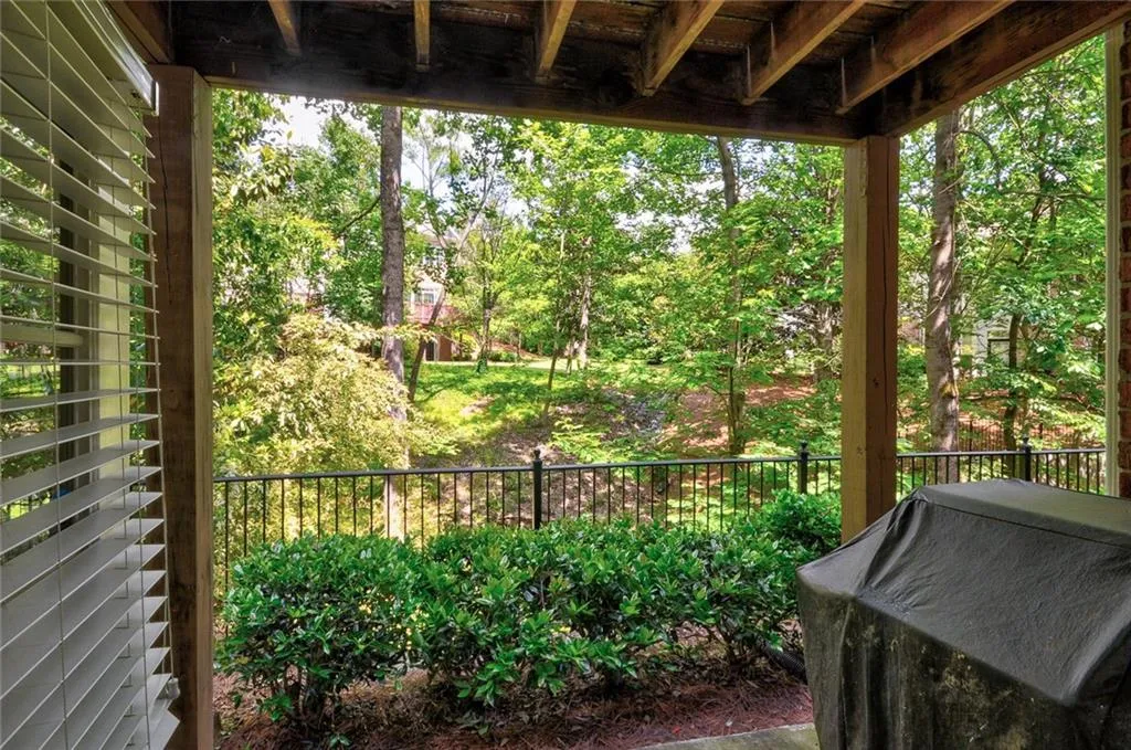 5500 Glenridge Park, Sandy Springs, Georgia 30342, 2 Bedrooms Bedrooms, ,2 BathroomsBathrooms,Residential,Sold,5500 Glenridge Park,6718915