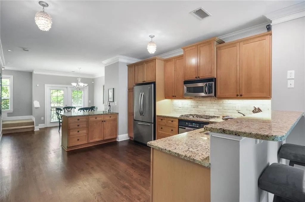 5500 Glenridge Park, Sandy Springs, Georgia 30342, 2 Bedrooms Bedrooms, ,2 BathroomsBathrooms,Residential,Sold,5500 Glenridge Park,6718915