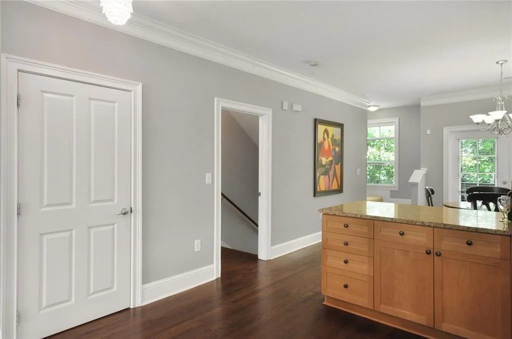 5500 Glenridge Park, Sandy Springs, Georgia 30342, 2 Bedrooms Bedrooms, ,2 BathroomsBathrooms,Residential,Sold,5500 Glenridge Park,6718915