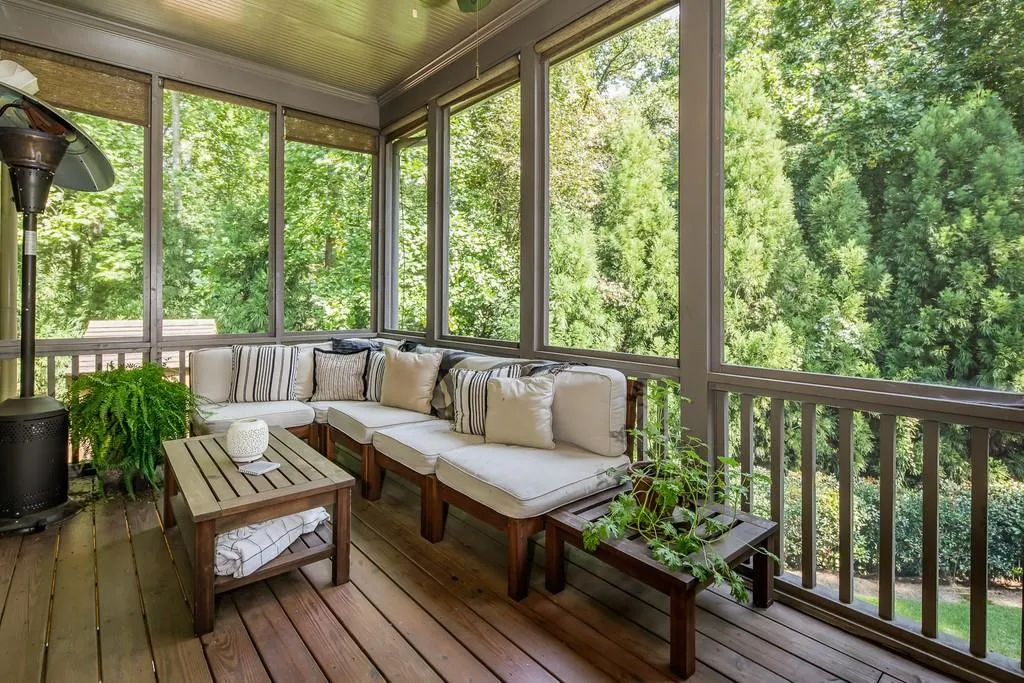 930 Glengate Place, Sandy Springs, Georgia 30328, 6 Bedrooms Bedrooms, ,5 BathroomsBathrooms,Residential,Sold,930 Glengate Place,6792019