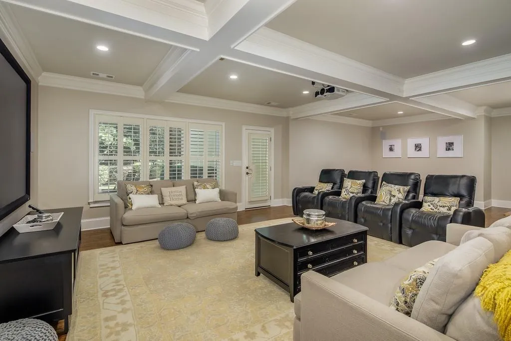 930 Glengate Place, Sandy Springs, Georgia 30328, 6 Bedrooms Bedrooms, ,5 BathroomsBathrooms,Residential,Sold,930 Glengate Place,6792019