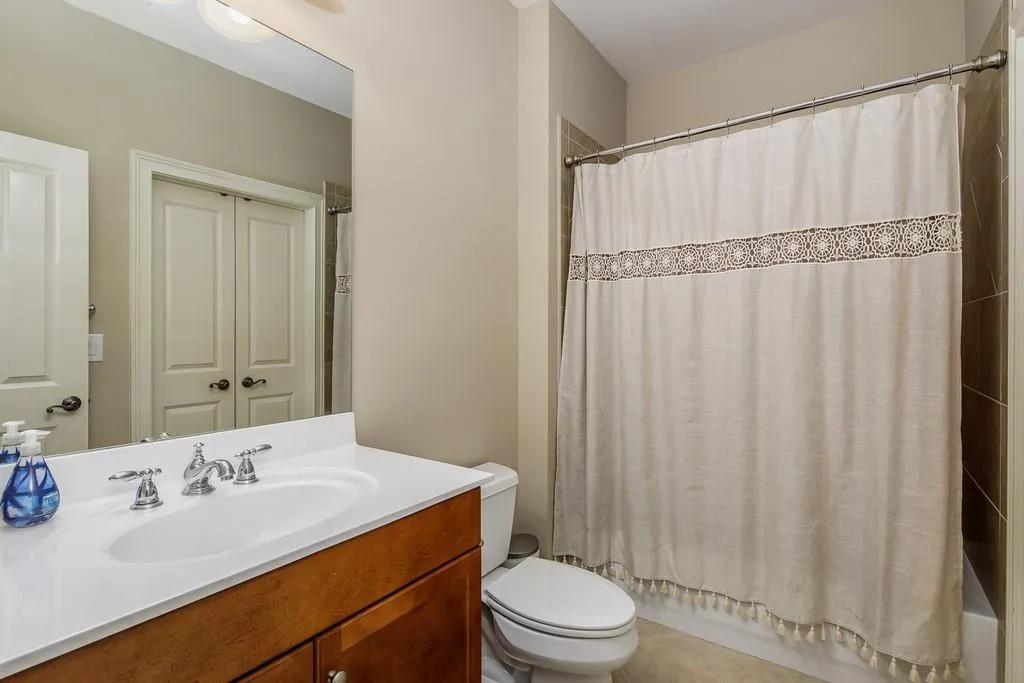 930 Glengate Place, Sandy Springs, Georgia 30328, 6 Bedrooms Bedrooms, ,5 BathroomsBathrooms,Residential,Sold,930 Glengate Place,6792019