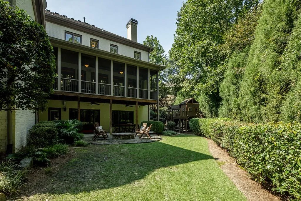 930 Glengate Place, Sandy Springs, Georgia 30328, 6 Bedrooms Bedrooms, ,5 BathroomsBathrooms,Residential,Sold,930 Glengate Place,6792019