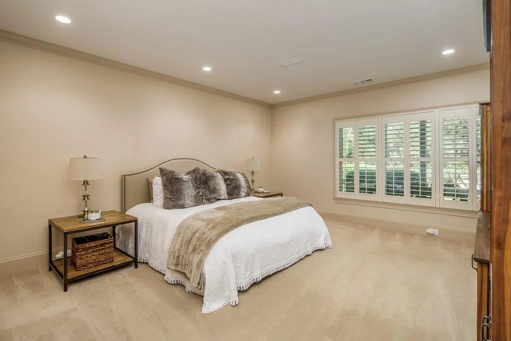 930 Glengate Place, Sandy Springs, Georgia 30328, 6 Bedrooms Bedrooms, ,5 BathroomsBathrooms,Residential,Sold,930 Glengate Place,6792019