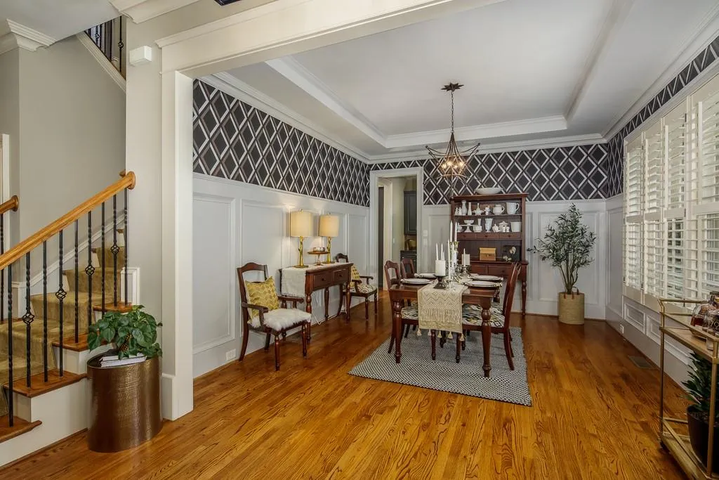 930 Glengate Place, Sandy Springs, Georgia 30328, 6 Bedrooms Bedrooms, ,5 BathroomsBathrooms,Residential,Sold,930 Glengate Place,6792019