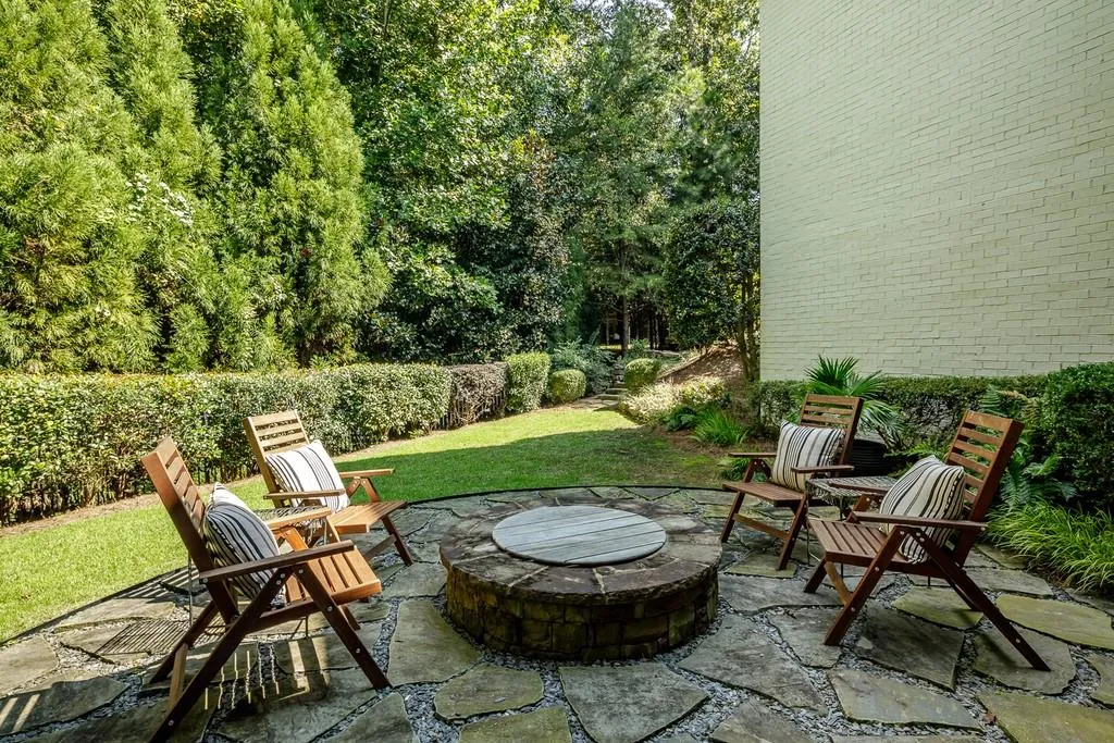 930 Glengate Place, Sandy Springs, Georgia 30328, 6 Bedrooms Bedrooms, ,5 BathroomsBathrooms,Residential,Sold,930 Glengate Place,6792019