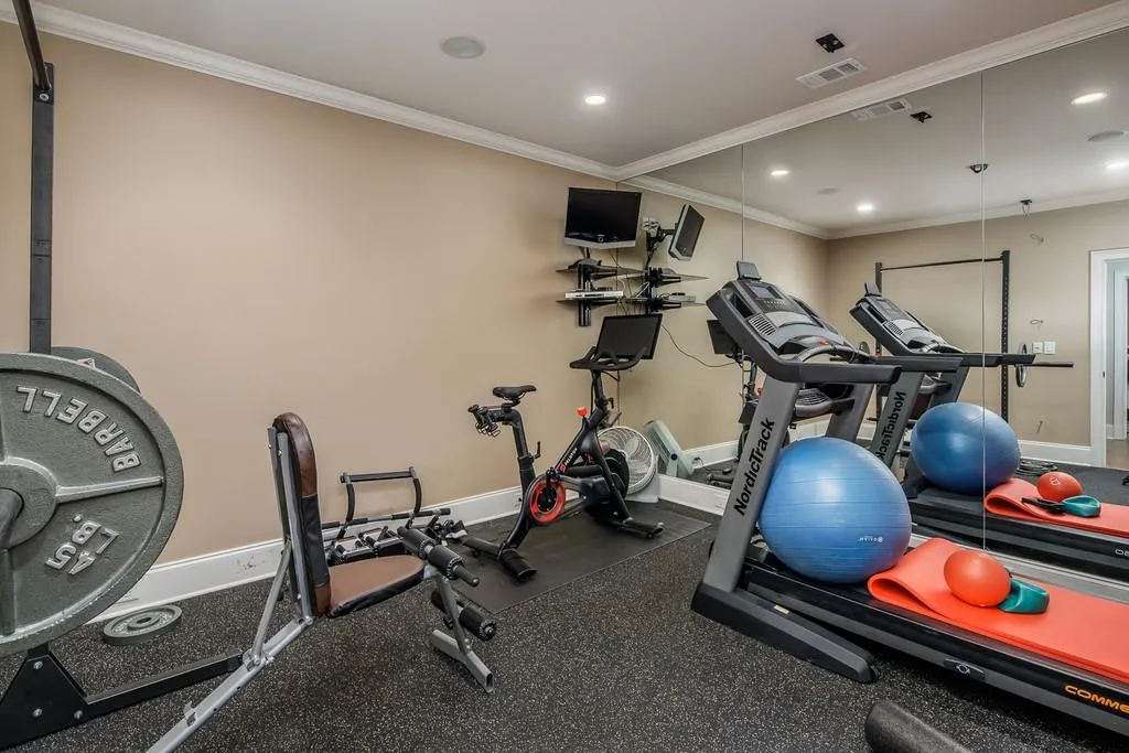 930 Glengate Place, Sandy Springs, Georgia 30328, 6 Bedrooms Bedrooms, ,5 BathroomsBathrooms,Residential,Sold,930 Glengate Place,6792019