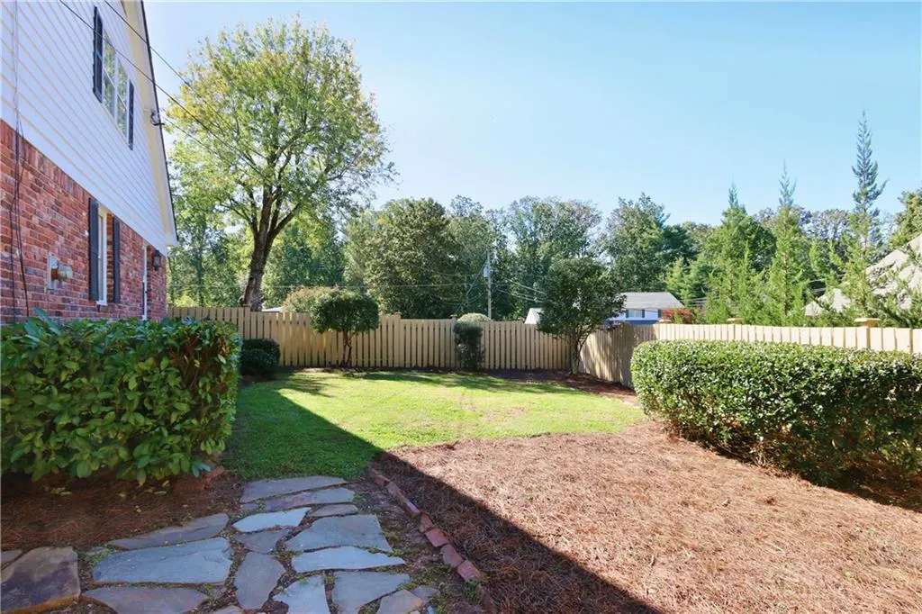 6975 Hunters Branch Drive, Sandy Springs, Georgia 30328, 5 Bedrooms Bedrooms, ,4 BathroomsBathrooms,Residential,Sold,6975 Hunters Branch Drive,5927061