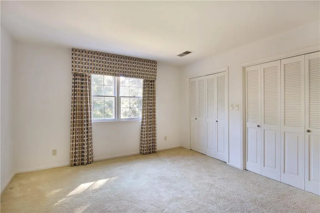 6975 Hunters Branch Drive, Sandy Springs, Georgia 30328, 5 Bedrooms Bedrooms, ,4 BathroomsBathrooms,Residential,Sold,6975 Hunters Branch Drive,5927061