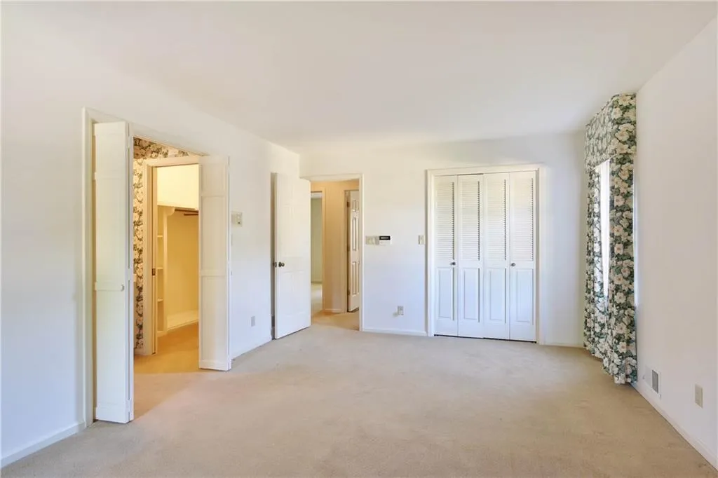 6975 Hunters Branch Drive, Sandy Springs, Georgia 30328, 5 Bedrooms Bedrooms, ,4 BathroomsBathrooms,Residential,Sold,6975 Hunters Branch Drive,5927061