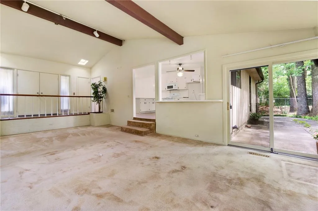 215 Berwick Drive, Sandy Springs, Georgia 30328, 4 Bedrooms Bedrooms, ,3 BathroomsBathrooms,Residential,Sold,215 Berwick Drive,6870527