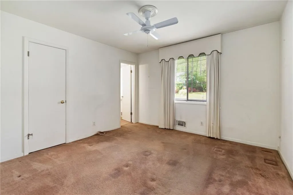 215 Berwick Drive, Sandy Springs, Georgia 30328, 4 Bedrooms Bedrooms, ,3 BathroomsBathrooms,Residential,Sold,215 Berwick Drive,6870527