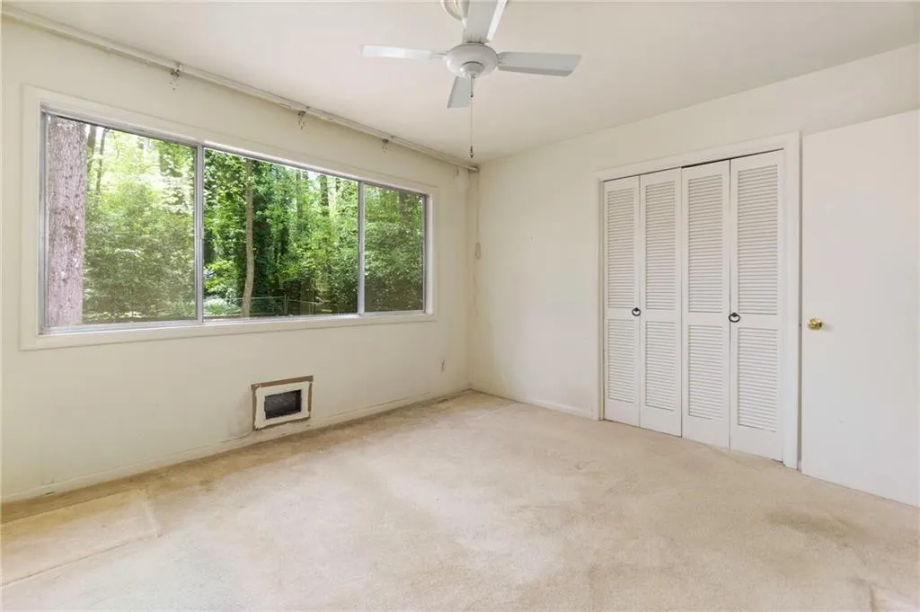 215 Berwick Drive, Sandy Springs, Georgia 30328, 4 Bedrooms Bedrooms, ,3 BathroomsBathrooms,Residential,Sold,215 Berwick Drive,6870527