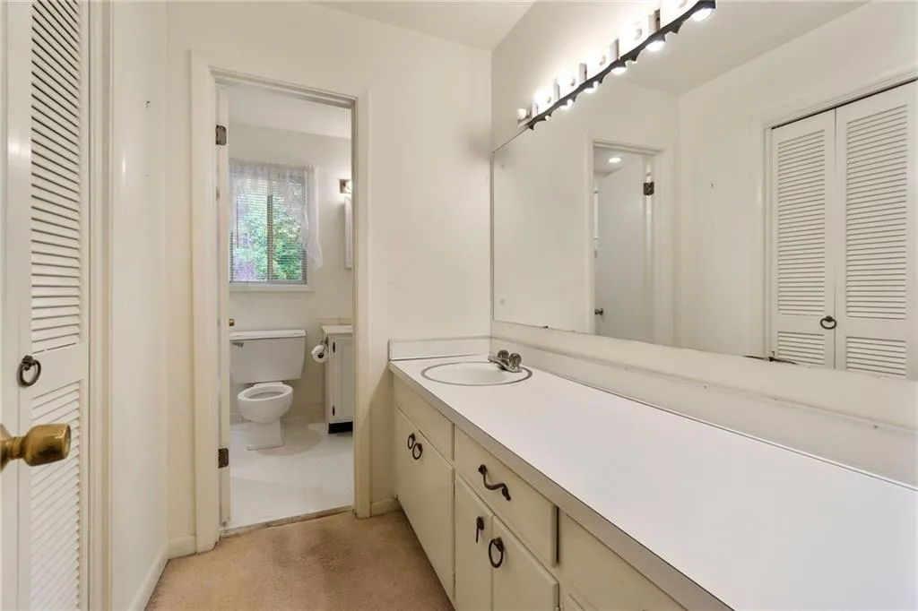 215 Berwick Drive, Sandy Springs, Georgia 30328, 4 Bedrooms Bedrooms, ,3 BathroomsBathrooms,Residential,Sold,215 Berwick Drive,6870527