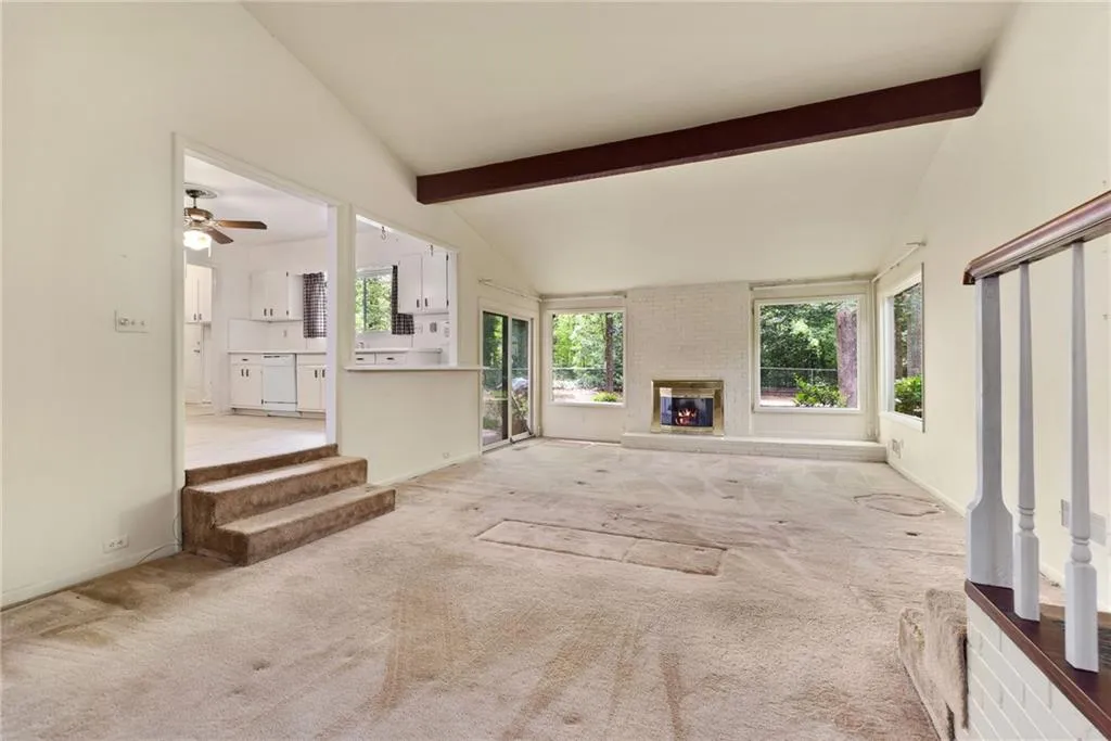 215 Berwick Drive, Sandy Springs, Georgia 30328, 4 Bedrooms Bedrooms, ,3 BathroomsBathrooms,Residential,Sold,215 Berwick Drive,6870527
