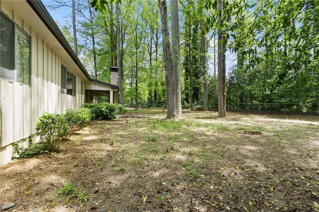 215 Berwick Drive, Sandy Springs, Georgia 30328, 4 Bedrooms Bedrooms, ,3 BathroomsBathrooms,Residential,Sold,215 Berwick Drive,6870527