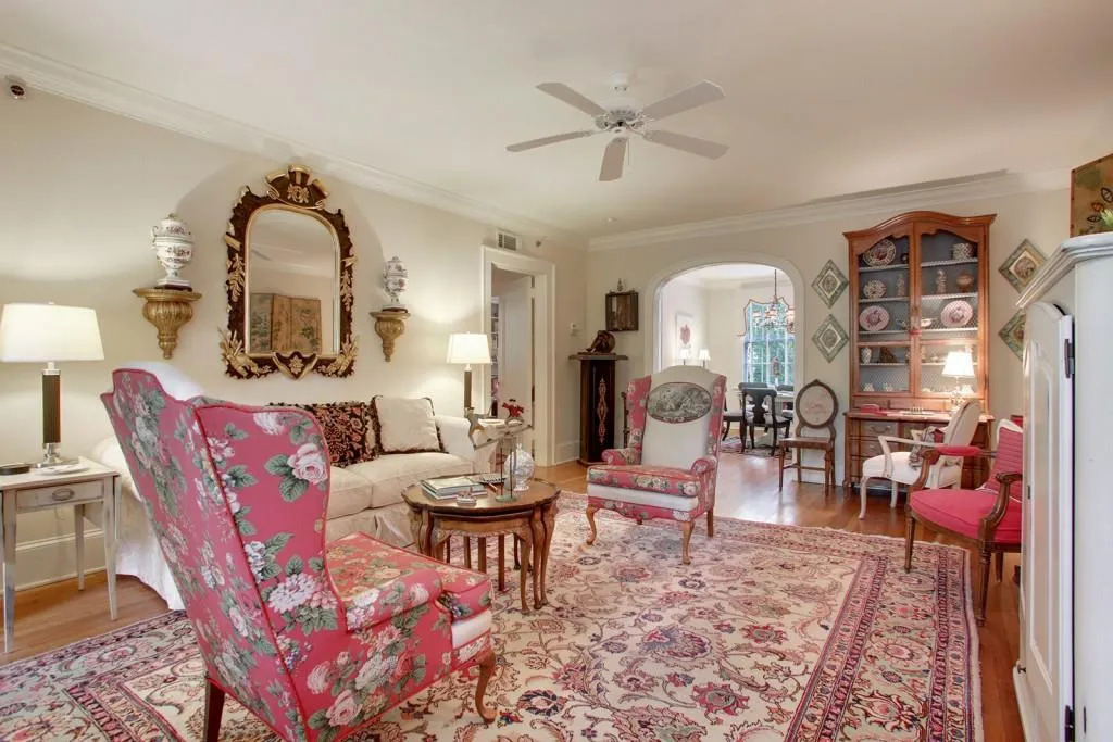 2814 Peachtree Road Ne Unit 8, Atlanta, Georgia 30305, 2 Bedrooms Bedrooms, ,1 BathroomBathrooms,Residential,Sold,2814 Peachtree Road Ne Unit 8,5673213