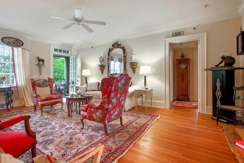 2814 Peachtree Road Ne Unit 8, Atlanta, Georgia 30305, 2 Bedrooms Bedrooms, ,1 BathroomBathrooms,Residential,Sold,2814 Peachtree Road Ne Unit 8,5673213