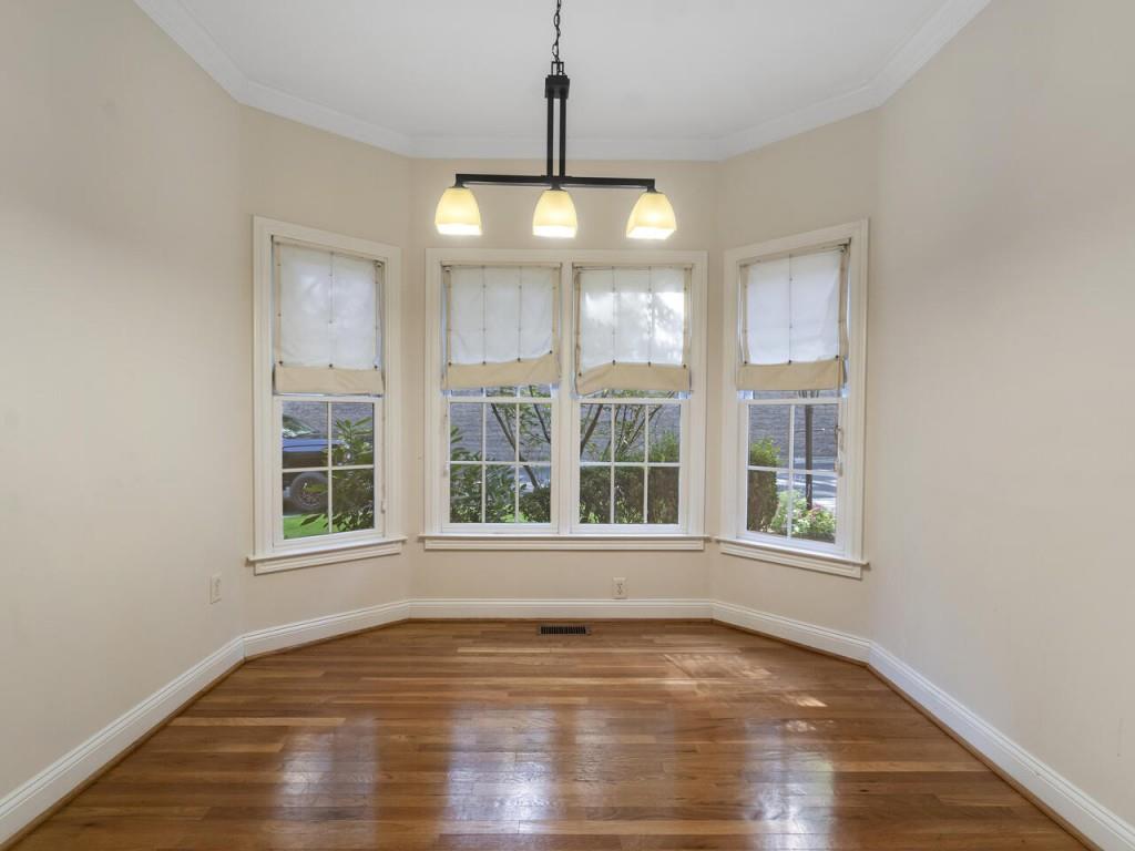 304 Crossing Valley Lane, Atlanta, Georgia 30339, 4 Bedrooms Bedrooms, ,3 BathroomsBathrooms,Residential,Sold,304 Crossing Valley Lane,7255763