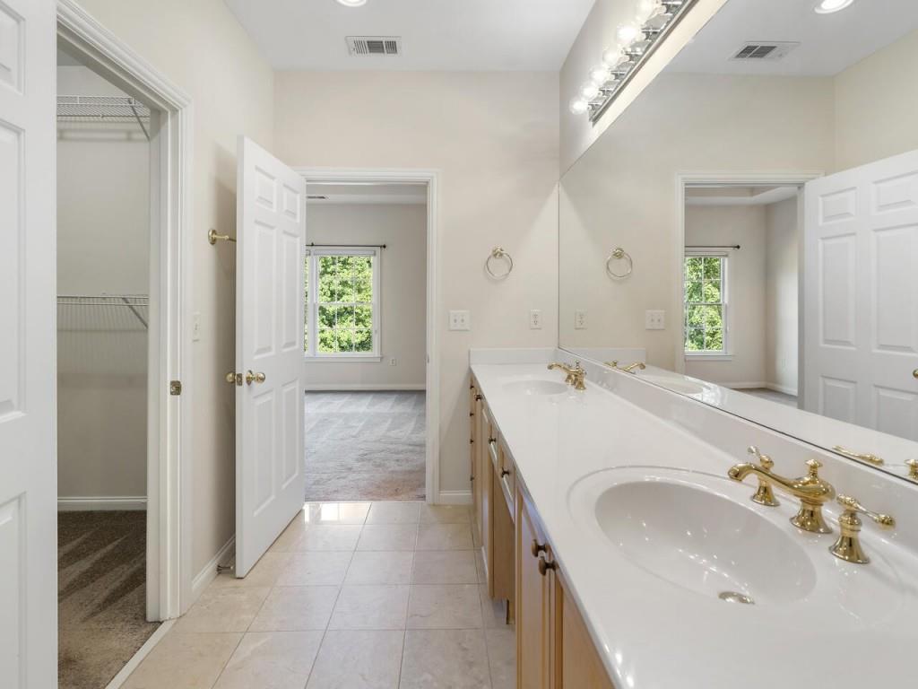 304 Crossing Valley Lane, Atlanta, Georgia 30339, 4 Bedrooms Bedrooms, ,3 BathroomsBathrooms,Residential,Sold,304 Crossing Valley Lane,7255763