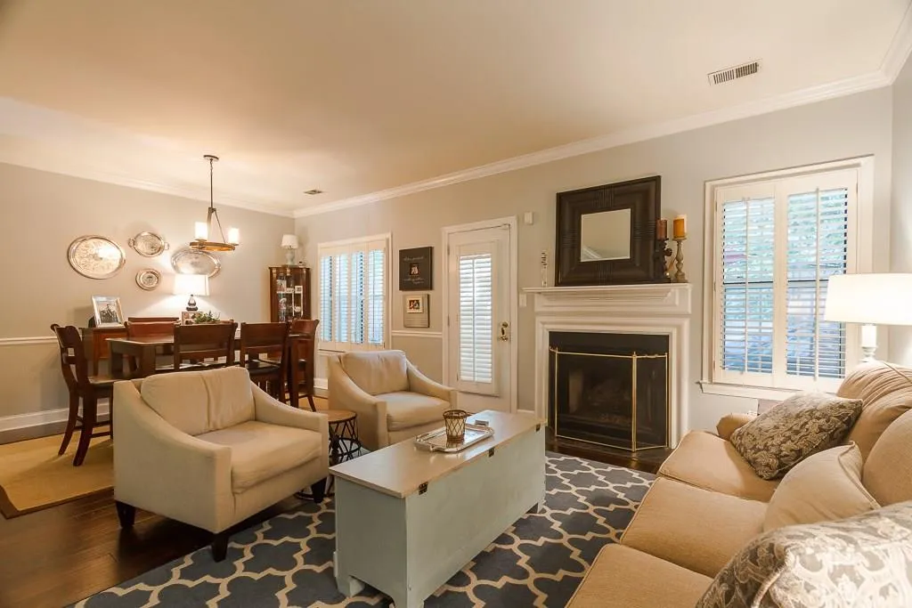 1160 Windsor Parkway Unit 13, Atlanta, Georgia 30319, 2 Bedrooms Bedrooms, ,2 BathroomsBathrooms,Residential,Sold,1160 Windsor Parkway Unit 13,5855593