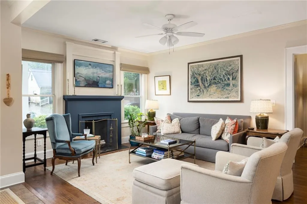 979 Hall Place Nw, Atlanta, Georgia 30318, 3 Bedrooms Bedrooms, ,2 BathroomsBathrooms,Residential,For Sale,979 Hall Place Nw,7670388