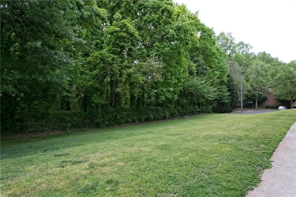 225 Winding River Drive Unit G, Sandy Springs, Georgia 30350, 2 Bedrooms Bedrooms, ,2 BathroomsBathrooms,Residential,Sold,225 Winding River Drive Unit G,5679149