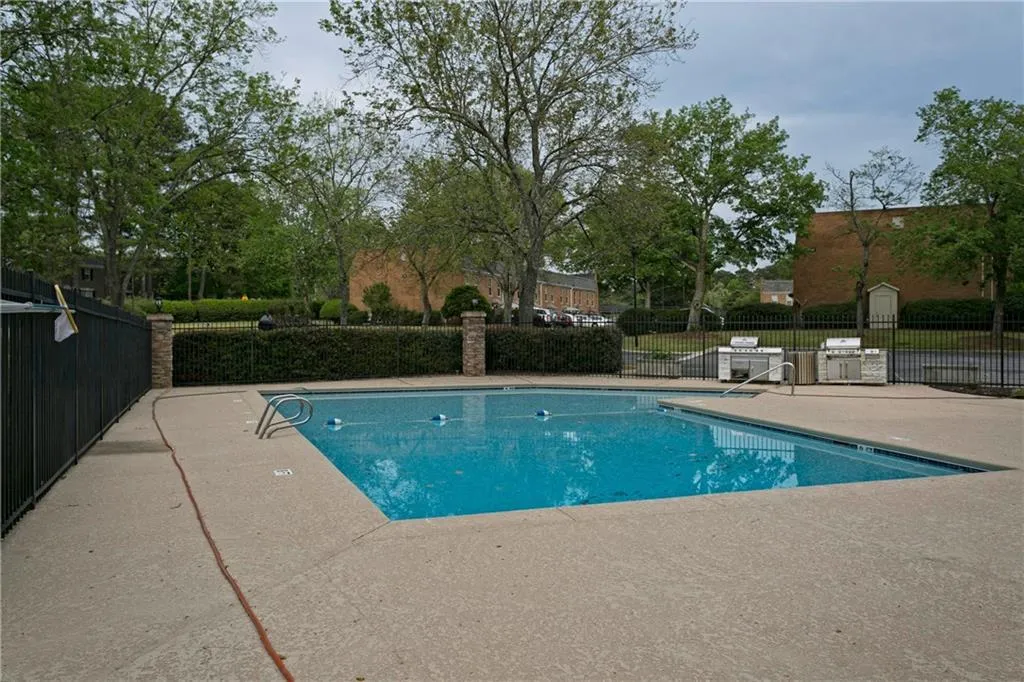 225 Winding River Drive Unit G, Sandy Springs, Georgia 30350, 2 Bedrooms Bedrooms, ,2 BathroomsBathrooms,Residential,Sold,225 Winding River Drive Unit G,5679149