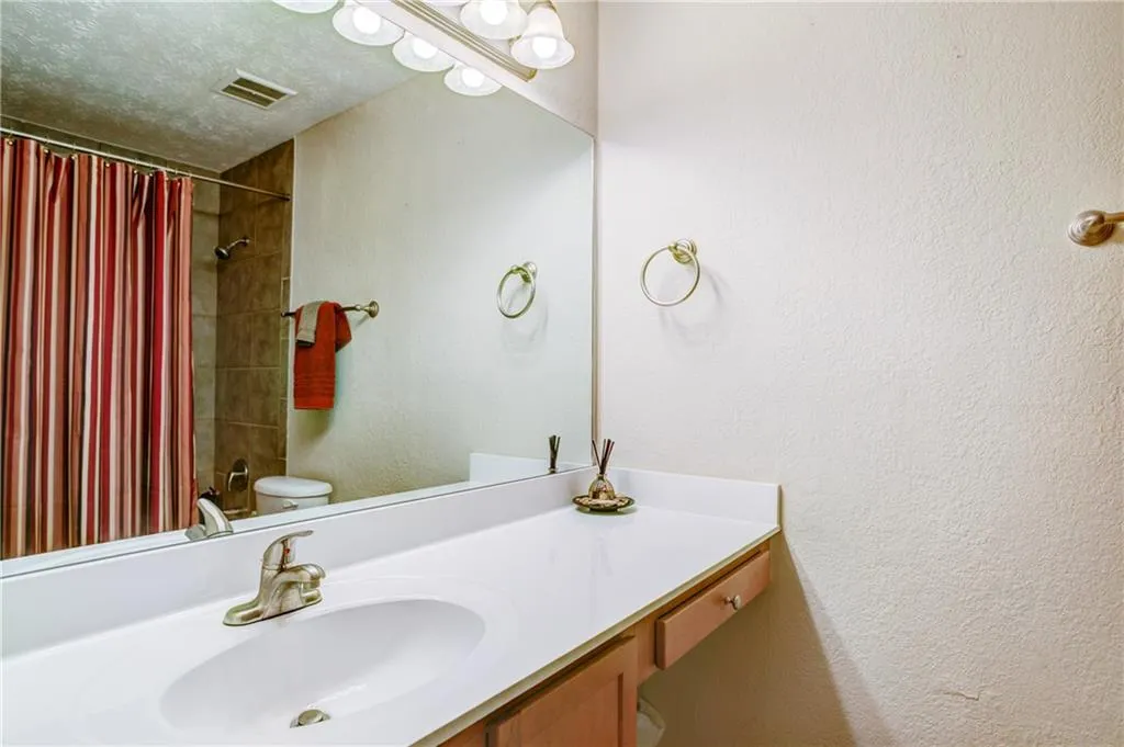 225 Winding River Drive Unit G, Sandy Springs, Georgia 30350, 2 Bedrooms Bedrooms, ,2 BathroomsBathrooms,Residential,Sold,225 Winding River Drive Unit G,5679149